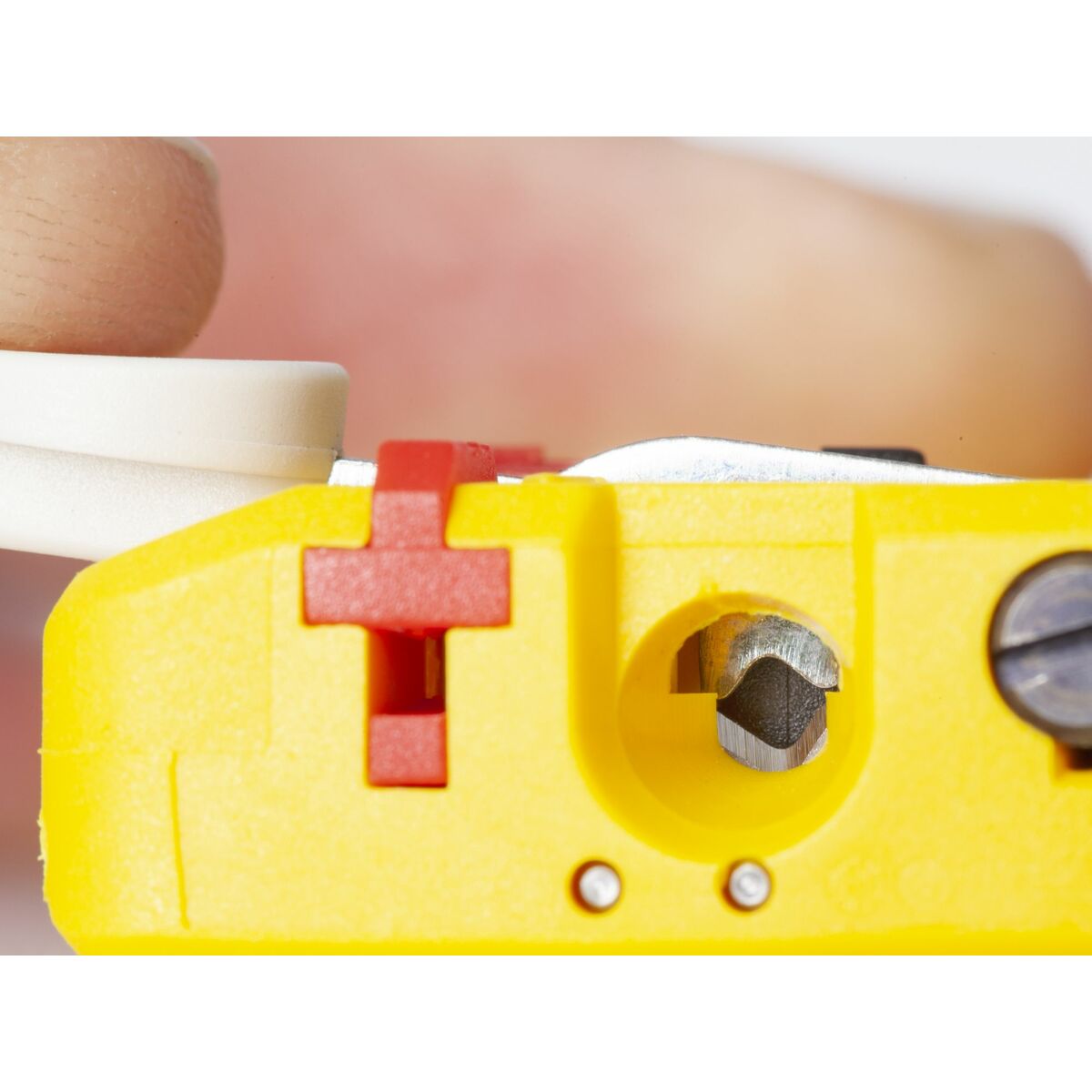 V3H5B29CED16A0DB01479DC6D3329A5E0BFR6630534P7