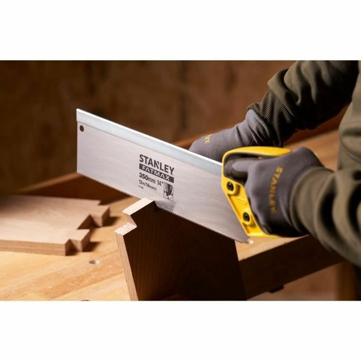 V4HE567061C630DE7DBD29A269BF85AE6EER4491577P2